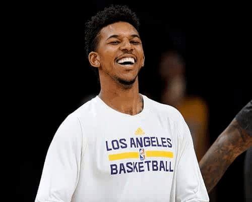 西媒：姆巴佩希望上场，但首发还是替补还未确定（西媒：姆巴佩盼出场，是否首发仍存悬念）