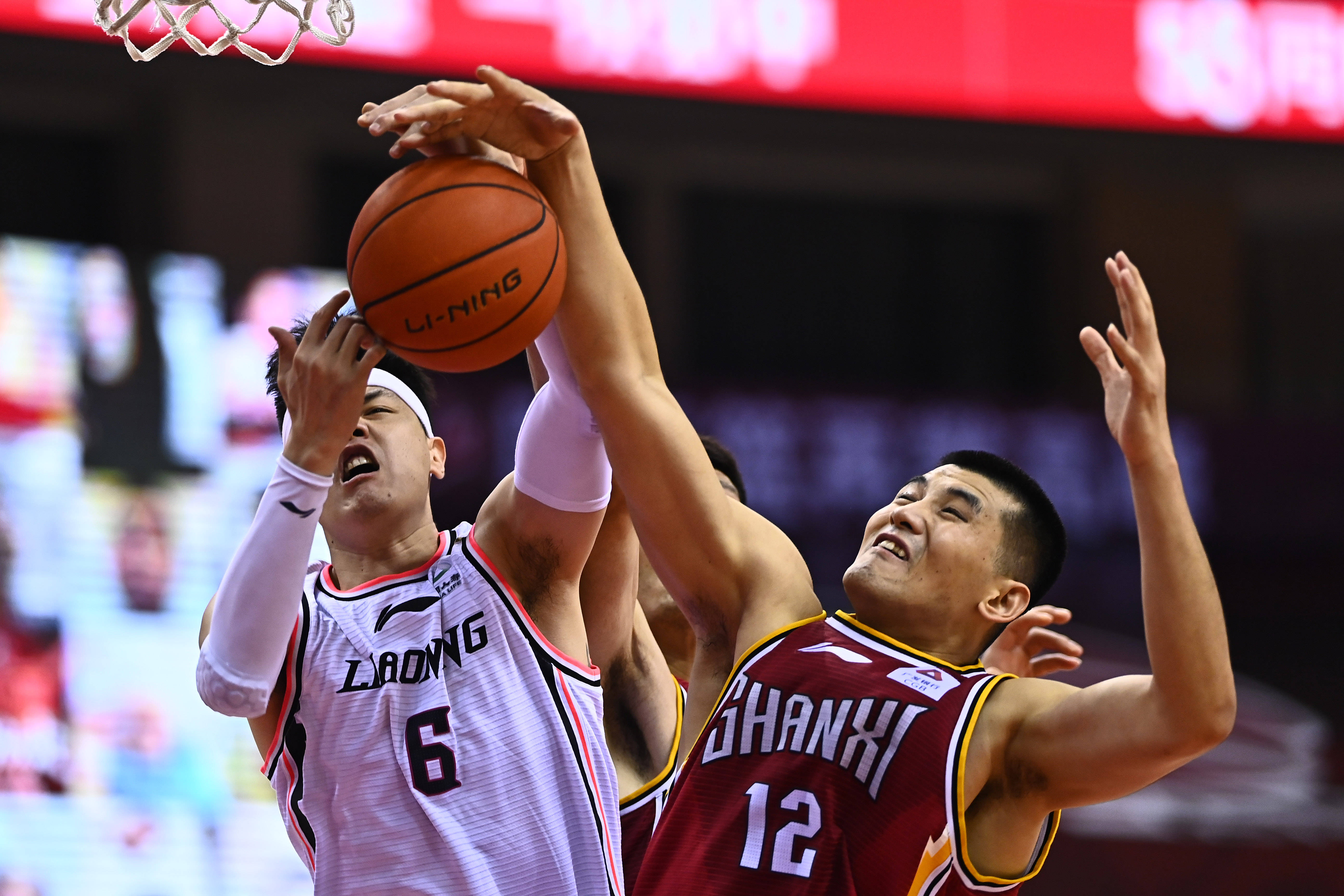 看国米的球也就从11／12赛季开始，最开始一直用...（从11／12赛季才开始看国米，起初一直用...）