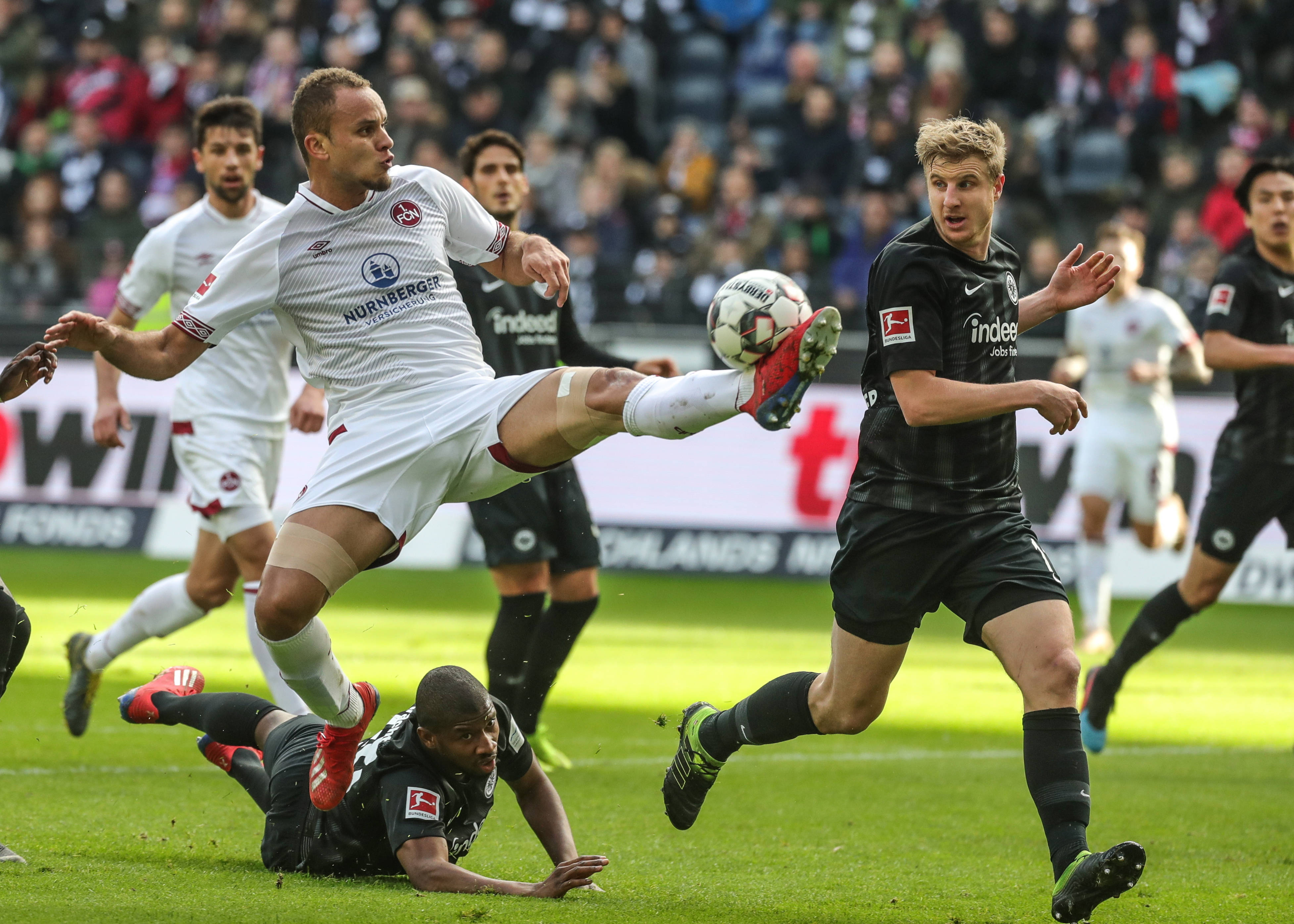 威少21分11助攻约基奇44分13篮板 国王绝地反击终结八连败（国王上演逆袭止住八连败，威少21+11、约基奇44+13）