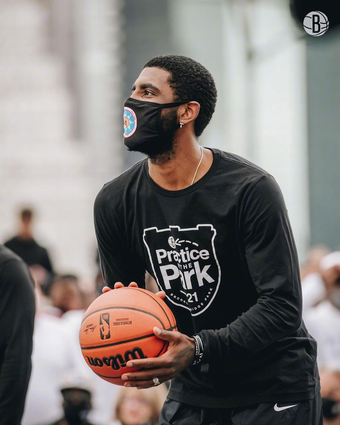 毛罗：尤文后防缺乏领袖，斯帕莱蒂应让他们展现个性成为领袖（毛罗：尤文防线缺少领袖，斯帕莱蒂应鼓励球员释放个性成长为领军者）