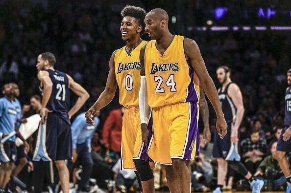 劳塔罗：齐沃拥抱我的次数比我老婆抱我的次数都多（劳塔罗打趣：齐沃抱我的次数比妻子还多）