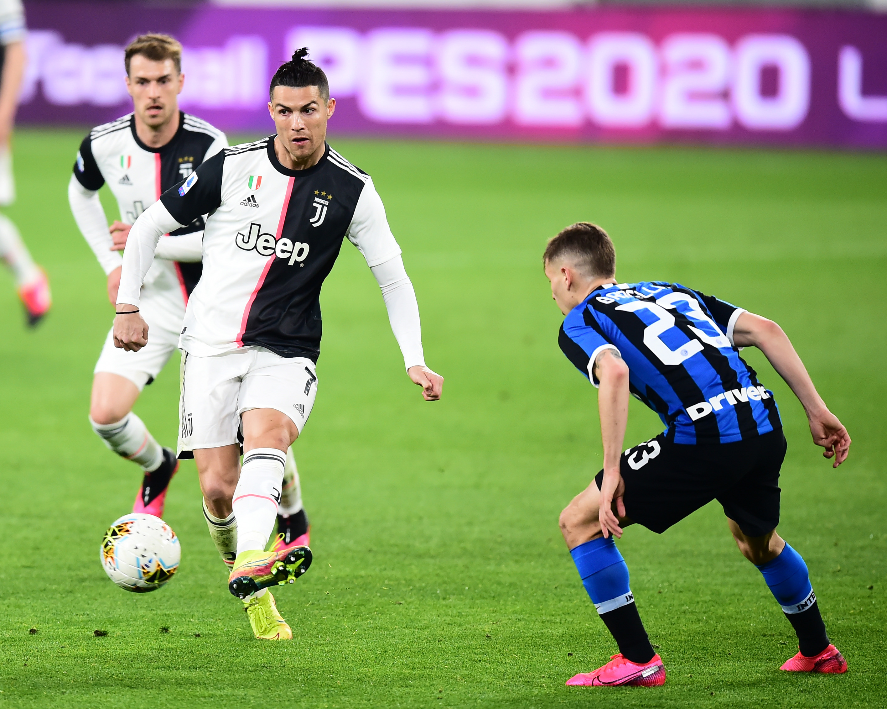 天空体育：米兰就引进努涅斯与利物浦进行初步接触（天空体育：AC米兰已就努涅斯转会与利物浦开启初步对话）