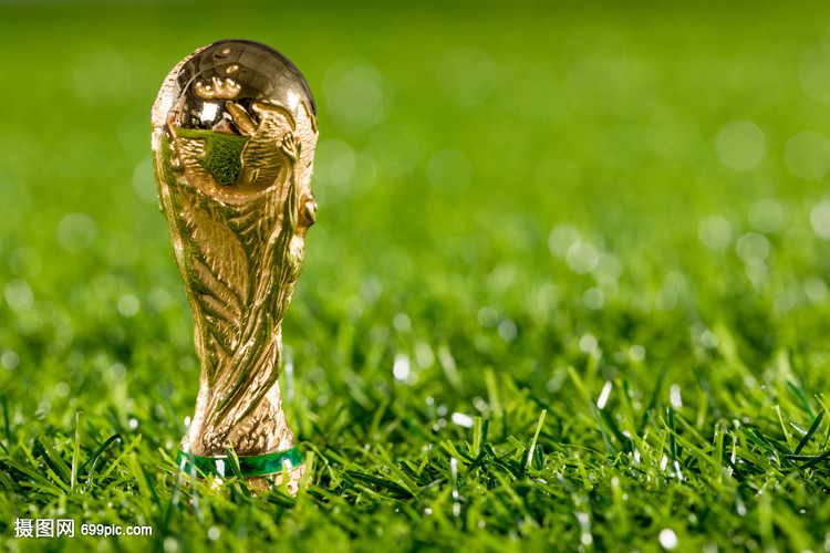 阿姆拉巴特：安东尼不该吃红牌，他并非故意踢对方面部（阿姆拉巴特：安东尼不该被罚下，他并非有意踢脸）