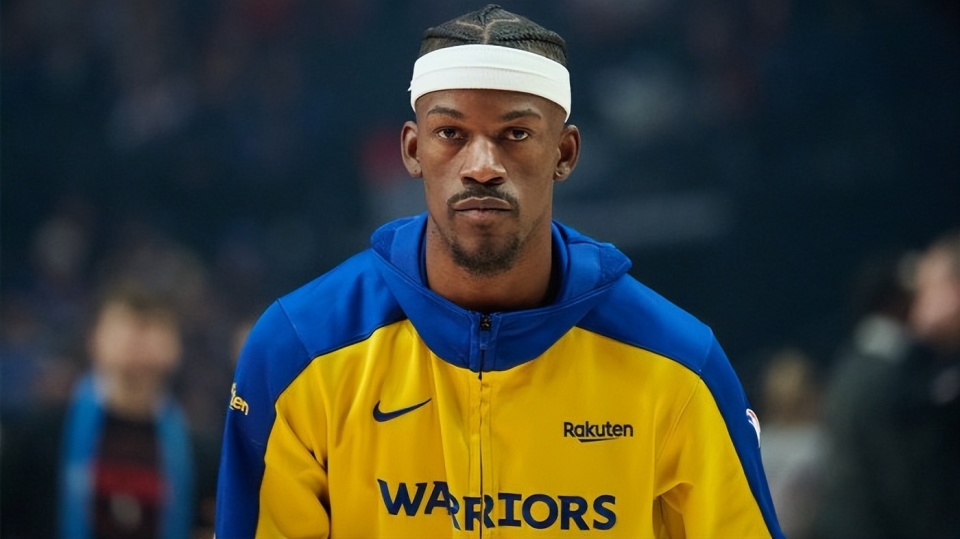 18岁“杜锋接班人”惊艳表现，广东男篮迎来新‘锋线大脑’（18岁杜锋接班人闪耀全场，广东男篮迎来锋线新大脑）