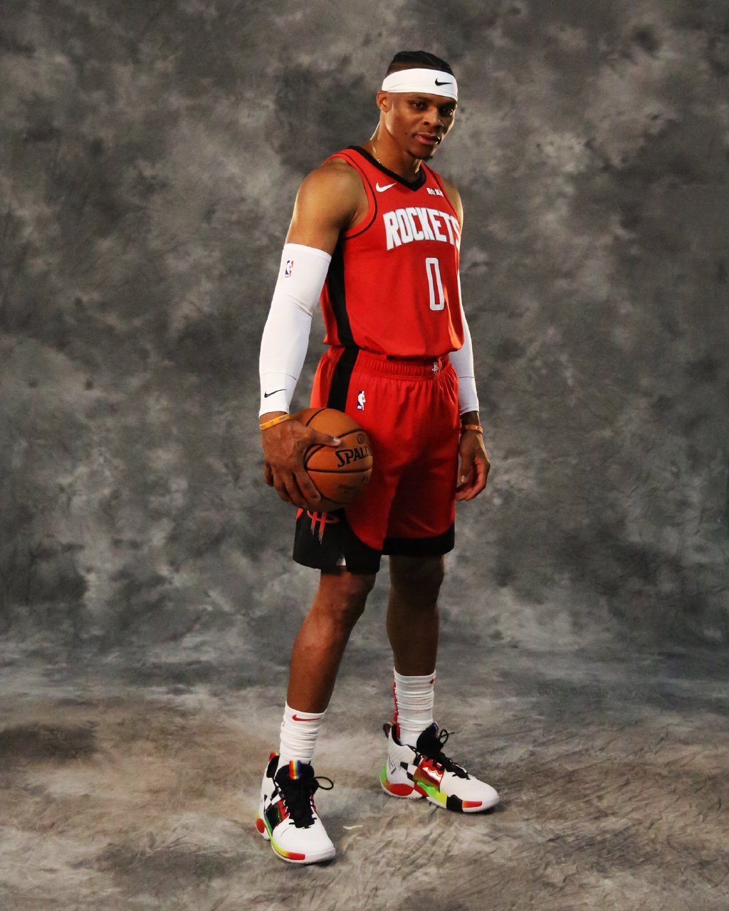 皇马青年军客场2-0击败埃弗顿！18岁新星双响助球队领跑小组（18岁新星梅开二度，皇马青年军客场2-0击退埃弗顿，登顶小组榜首）