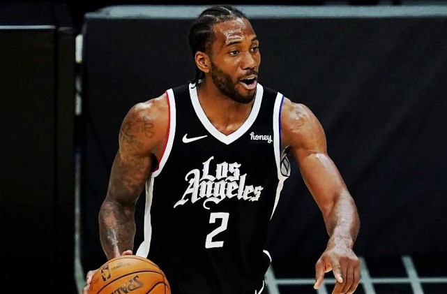 上光荣榜，大连英博一线队主教练李国旭获得辽宁五一劳动奖章（大连英博一线队主帅李国旭荣获辽宁五一劳动奖章，光荣上榜）