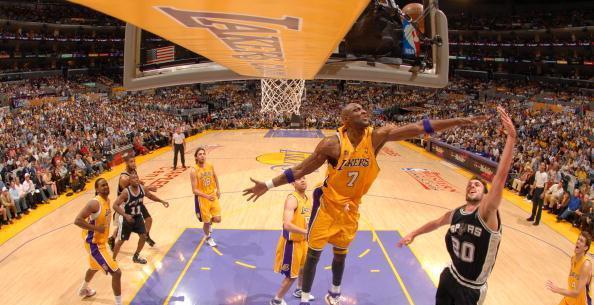 图片报：拜仁认真考虑格里马尔多，但尚未接触球员和勒沃库森（拜仁认真考察格里马尔多，尚未与球员及勒沃库森接触）