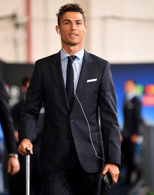 首尔外援后卫亚赞：能够限制住费利佩并不是我一个人的功劳（首尔外援后卫亚赞：防住费利佩是全队的功劳）